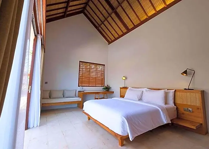 Lily Flower 3 Bedroom Private Zn66a Kerambitan